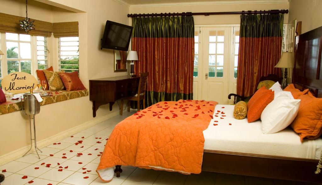 Cardiff Hotel And Spa Runaway Bay Rum bild